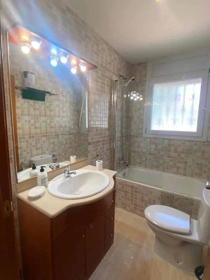فيلة يوريت دي مار Soleada Villa. Piscina, Vistas, Intimidad. إسبانيا